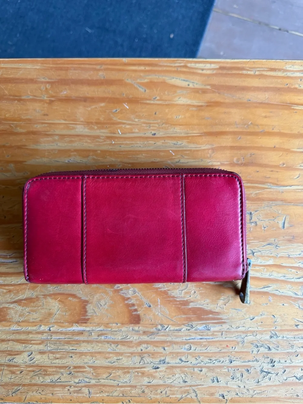 Fossil Women's red Leather Zip Wallet